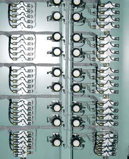 Use fieldbus modules with multifunctional ports: Each port is configured both as input or output.