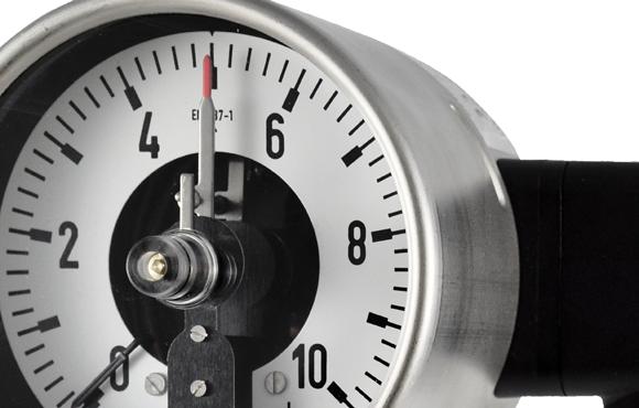 Limit switches Limit switches are optional available for some types of our dial thermometers and pressure gauges with nominal sizes 100 and 160 mm.