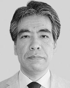 is a member of the Japan Society for Industrial and Applied Mathematics and of the Information Processing Society of Japan Takashi Nishide received his BS degree from the University of Tokyo in 1997,