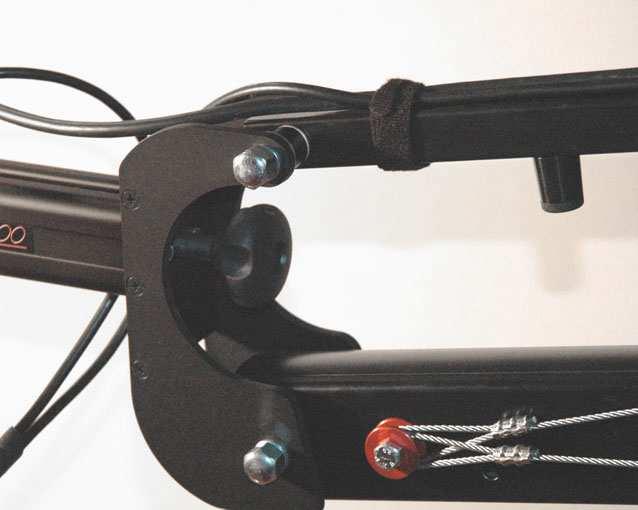 arm knobs. This way the two brackets and the cross arm are a stable Mast with two side wings. The red anodised plug (on top) and balls have a clamping function for the cables.