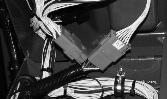 DirectCommand Installation Step-by-step instructions for installing the Hagie Adapter Cables 1.