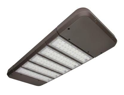 Page 1 of 6 QuadroMAX Plus is a modular area lighting fixture capable of replacing traditional metal halide solutions from 150W to 750W.