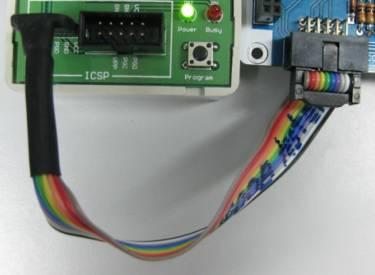2. An example of ICSP connection using 1x5 pin header connector. ROBOT.