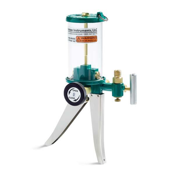 Pneumatic Scissor Hand Pump 020-0224 0 to 300 psi Hydraulic Scissor Hand Pump 020-0225 0 to 3,000 psi Pneumatic