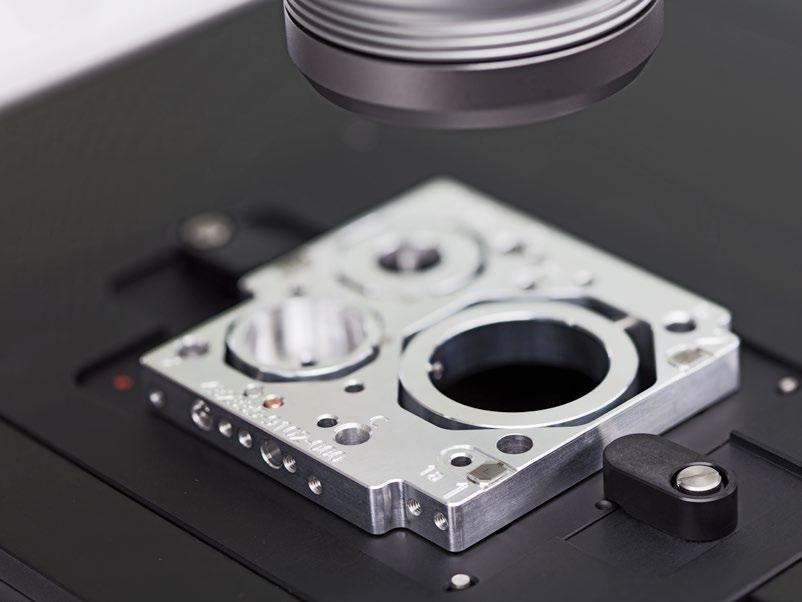 Your Insights into the Technology Behind it Fast Calibration Mount your sample in a ZEISS correlative microscopy holder.