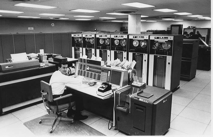 Serial Processing Systems # Problem 1: scheduling " users had access to the computer one by one in series " machine time was reserved in blocks of half hours with a hard-copy sign-up sheet " either