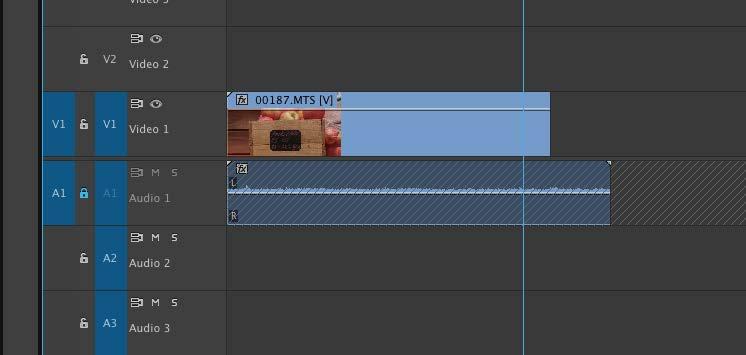 18 2. PLACING YOUR CLIPS ON THE TIMELINE A) To add an entire clip, simply drag it from the Project window onto the timeline.