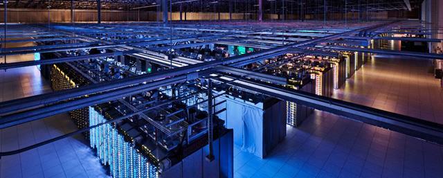 Client- architecture : always-on host permanent IP address farms for scaling Google Data Centers Estimated cost of data center: $600M at 2007 Google spent $5B in 2014 on new data centers client/