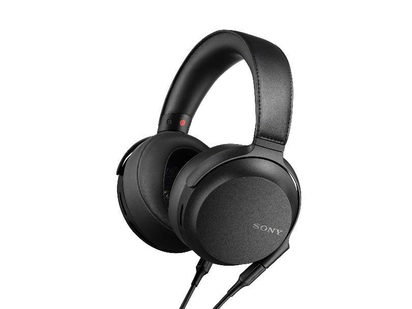 Press Release Sony Unveils its Premium High-Resolution Audio Headphones MDR-Z7M2 for a Refined Listening Experience MDR-Z7M2, the successor to the MDR-Z7, features improved sound quality and wearing