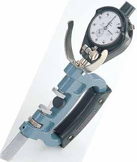 Dial Snap Gages SERIES 201 FEATURES Designed for quick GO/NG judgment of diameters of cylinders and shafts in machining processes. Dial indicator is optional. Anvil retracting stroke:.