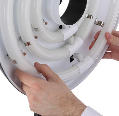 Operating Instructions Changing the Fluorescent Lamp When changing the fluorescent lamps, make sure to