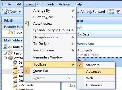 DISPLAYING AND HIDING TOOLBARS Microsoft Outlook, like all other Office applications, has a number of toolbars that can be displayed or hidden.