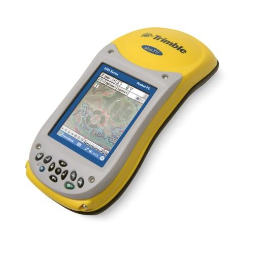 Please make sure that your Geo is like the one pictured here. If your Geo has only two buttons at the bottom it is a Geo2003 unit. This document does not apply to Geo2003 units.