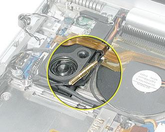 3. Pull out the coupling (joining the AirPort Extreme jumper and antenna cable) from the