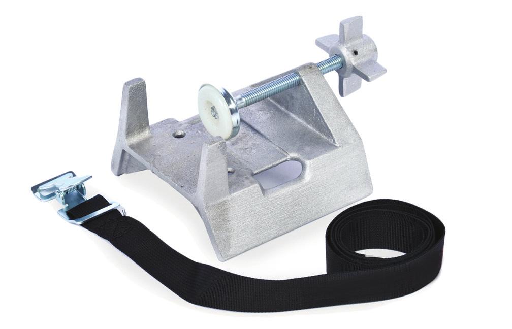 LabJaws Clamps & Supports Rods, Frames, & Supports Cylinder Bench Clamps Rugged cast aluminum clamps safely secure gas cylinders to benches, tables or other flat surfaces up to 64 mm thick.