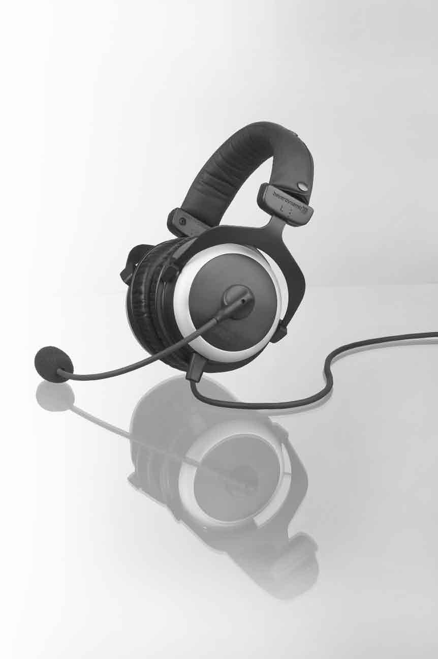 HS 400 HS 200 8 9 HS 400 Signum HS 400 Rotor HS 200 Trend HS 200 Rotor THE PASSIVE PREMIUM HEADSET. As a headset with a design, the HS 400 Signum provides perfect noise attenuation for a safe flight.