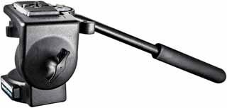It has smooth fl uid movement, pan and tilt locks. The adjustable pan bar can be positioned either on the left or right side. 11,5cm 4.5in 11cm 4.3in 1kg 2.2lb 1kg 2.2lb 4kg 8.8lb 4kg 8.