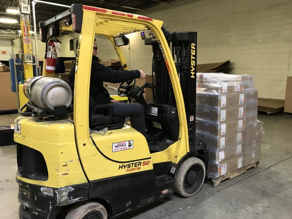 Lift Truck Operator Weighing Guide Loaded forks must be lowered to the ground LCD display must show date / time Use barcode scanner to initiate the weighing cycle Lift the load approximately 2 off