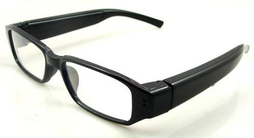 Kamera Kacamata 720 HD DVR adalah kacamata PERTAMA DIDUNIA yang dimuatkan dengan teknologi rakaman berdifinasi tinggi HD. Kelihatan amat sempurna dan trendy.