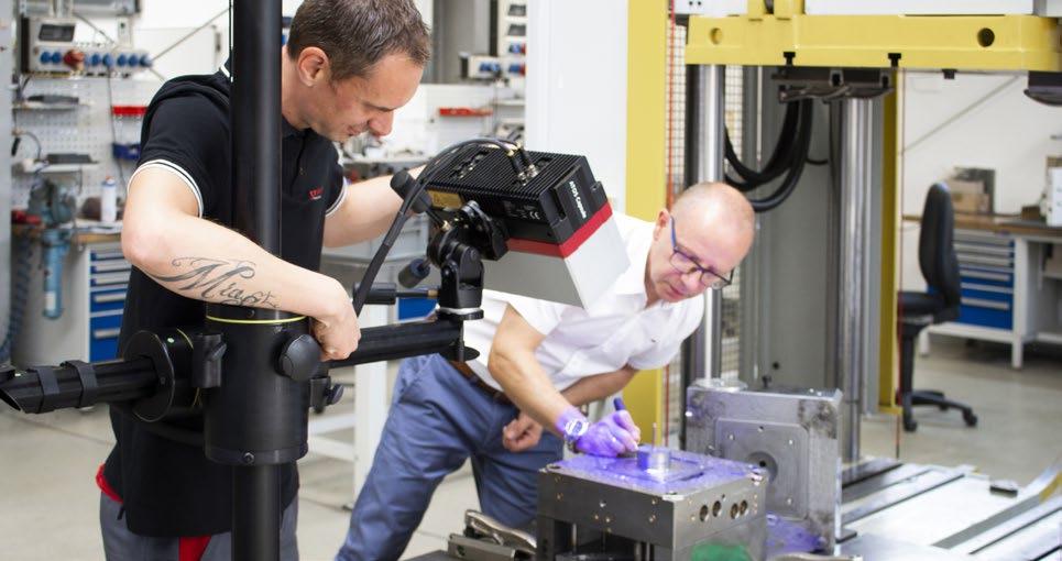 The Thuringian company Seifferth GmbH manufactures injection molds and product-quality prototypes from 500 different plastics with its 20 employees mainly for the automotive industry and the glass