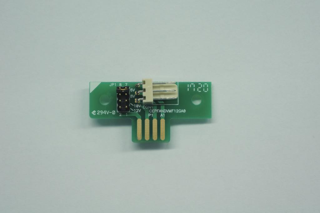Pull out the fan module, there are four sets of jumpers labeled with 6V, 8V, 10V, 12V from top to bottom on the fan connector board.