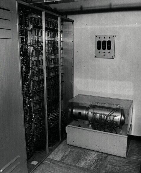 Figure 1: The magnetic drum memory of the CEP, 1961. It has a capacity of 16384 36-bit words. (credit: www.cep.cnr.it).