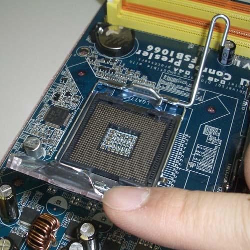 Installation of CPU (Socket Rotate the load lever to