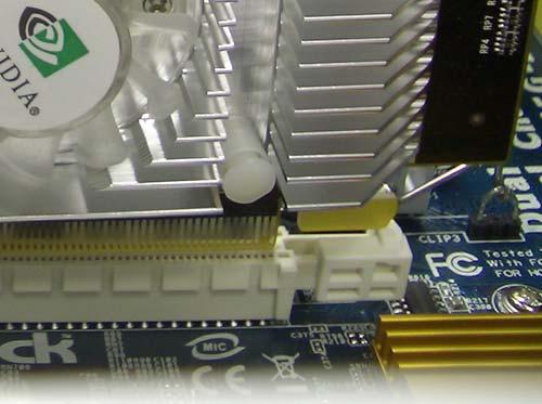 Installation a PCI-E Display Secure the