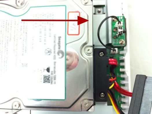 4 NVR-0104 Quick Installation Guide 4 5 4.
