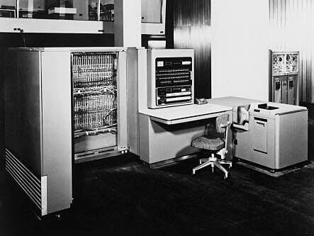 1953 IBM 701 EDPM Computer 21 IBM enters the market with its first large scale electronic computer.
