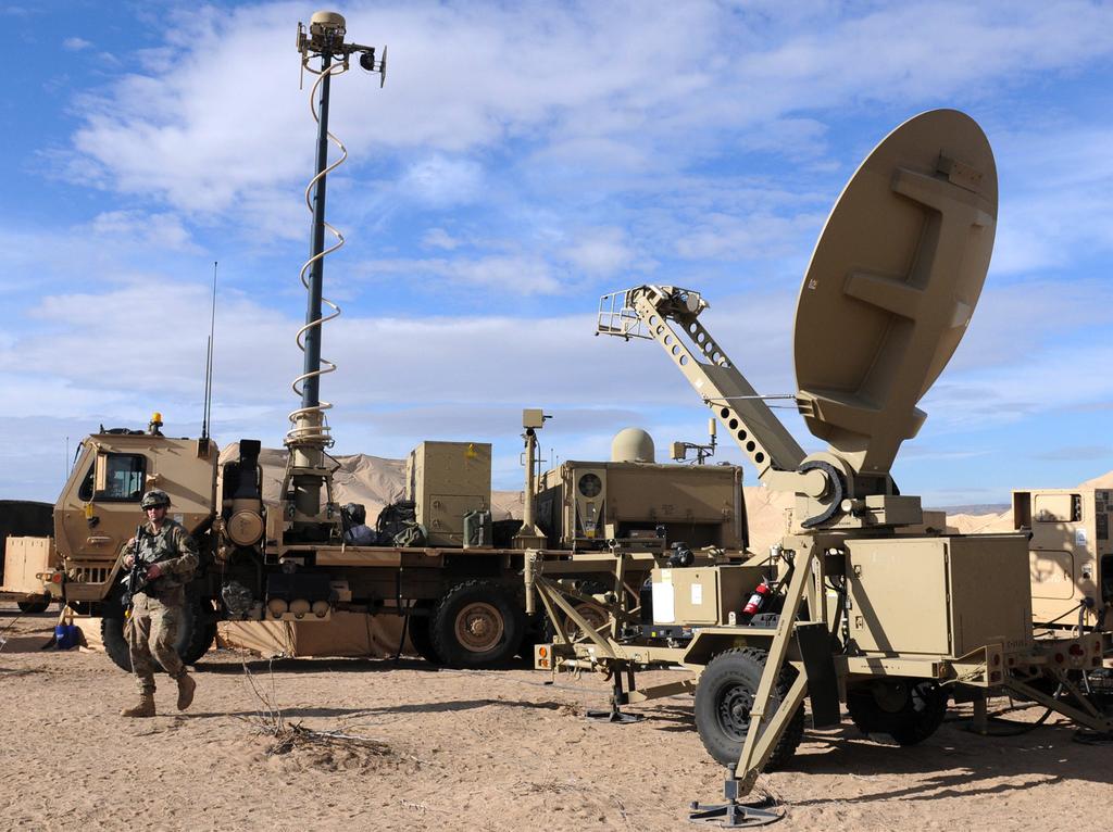 MOBILITY SOLUTIONS Highly reliable communications on the move manned and unmanned solutions for mission critical applications.