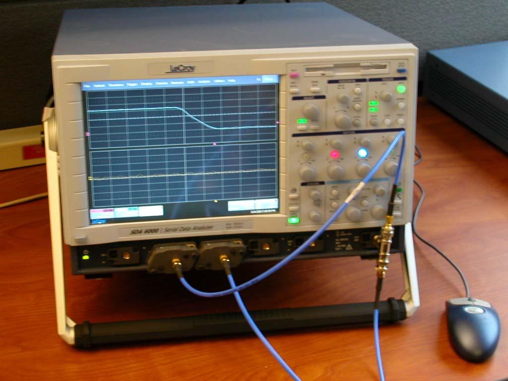 Calibrating the Digital Storage Oscilloscope 2) With the use of SMA to BNC adaptors, connect both Channel 2 & 3 inputs to the BNC T-adaptor. Connect this to the SDA6000 s AUX OUT jack.