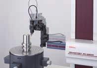 Equipped with a highly accurate turntable that enables simple and accurate centering and leveling of the workpiece The table provides high rotational accuracy (radial 0.02+3.