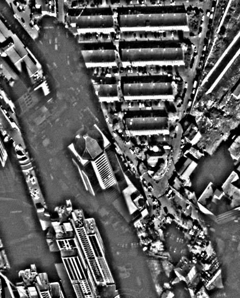A check in the satellite image made clear, also these buildings could be identified without problems; they only have been forgotten during mapping.