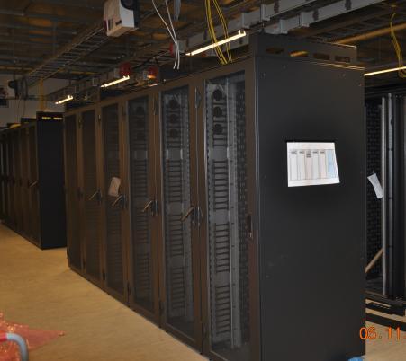 COLD AISLE CONTAINMENT IN NORWAY 92 Cabinets 47U 800x1000 60 Server Cabinets and 32 networking cabinets 3-phase ipdus. 2 PDUs in each rack.
