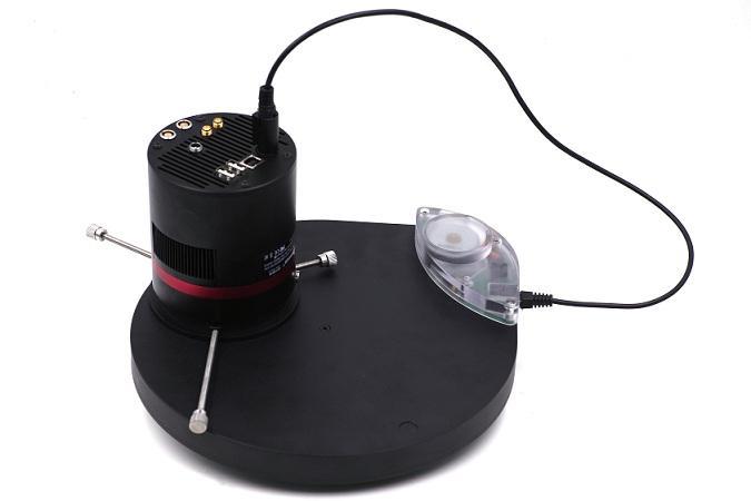 02 Use QHY29M with Filter Wheel QHY29M is a monochromatic camera and it is frequently used with color filter wheel. Connecting it with QHY color filter wheel is simple and quick.
