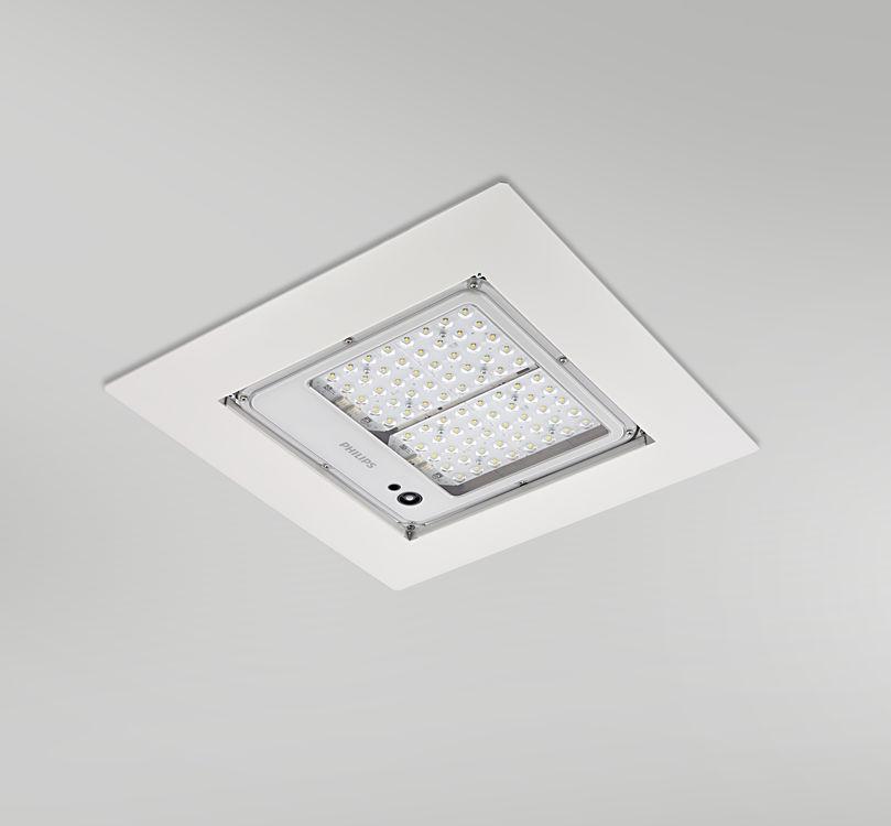 The optional Master-Slave combination with a built-in presence and light sensor there s no need for an external sensor and one Master Mini 300 LED gen3 can control up to 6 basic luminaires.