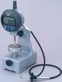 (Refer to page IX for details.) Upright Gage SERIES 547, 7 EATURES Compact and inexpensive gaging unit that consists of a dial indicator and a stand in the basic version.