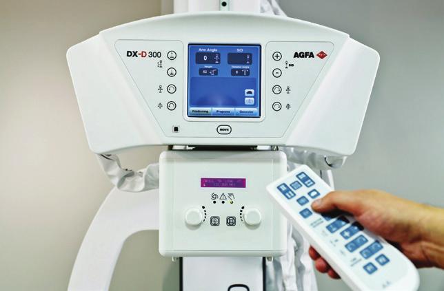 The ergonomic design of the DX-D 300 allows fast installation and an easy fit into the hospital environment. It is floor mounted and requires limited space.