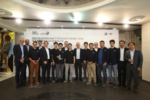 BMW Group Recognitions to Keen Lab Research 1 st BMW Group Digitalization and IT Research Award https://www.bmwgroup.com/en/general/security.