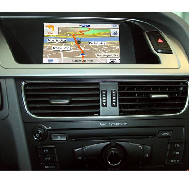 Once Android Auto is launched, users may use the original features of Android Auto such as Google Maps, Music, adio, Call, etc.