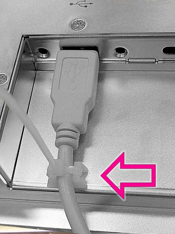 2. A cable tie for the USB cable is included in the accessory box, see below: Chapter 2 System Setup 2.5 Packing List 1 x VGA cable 15P(M) 1.8 meter 1 x USB-A(M)/USB-A(M) 1.