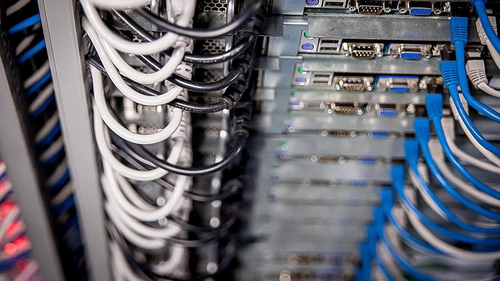 2015: Progress in servers ARM partnership is innovating the data centre ARM servers are