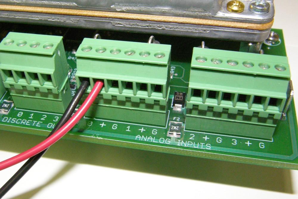 Figure 5 2-Wire Analog Sensor 3.4.1.2 Three-wire current inputs With three-wire current inputs the HTT-2100/1100 still provides the sensor power, however a reference ground is also provided.