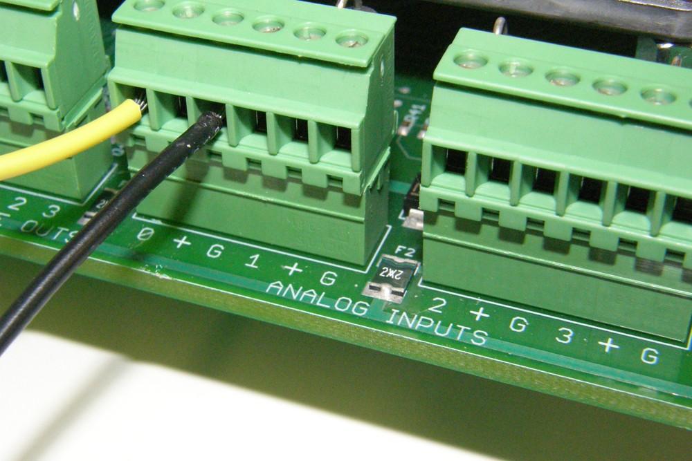 Figure 7 Self Powered and Voltage Sensors 3.4.2 Voltage inputs (0-5V) The analog inputs can be used with sensor that produce voltage outputs between 0.0 and 5.