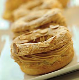 The choux pastry which has a naturally supple texture* glides and fits perfectly the Silform shapes. The choux pastry does not need to be glazed or scratched.