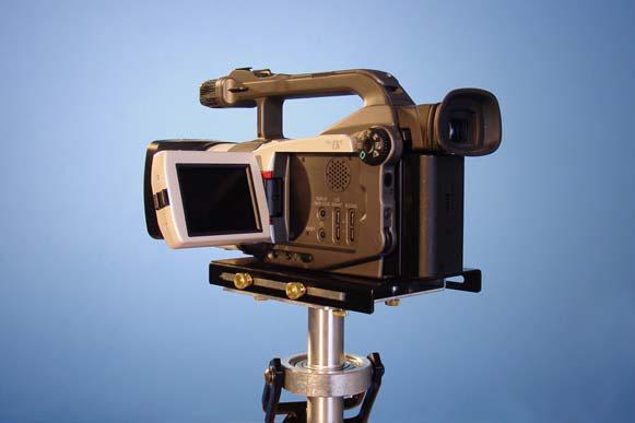 #5 BALANCING YOUR GLIDECAM XR-SERIES Before you begin the balancing process check for the following: Figure 42 1) Camera is securely attached to HEAD PLATE. 2) Lens cap has been removed.