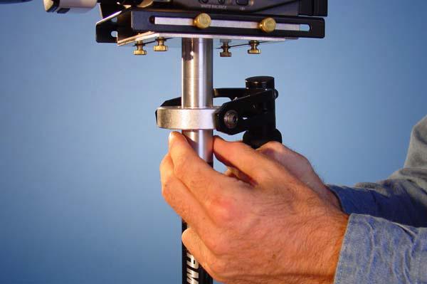 (See Figure 51) Figure 50 Figure 51 When holding the handle of your Glidecam XR- SERIES you will need to: 1) hold it firmly, and 2) hold it either in the middle or at the bottom of the handle.
