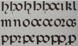 Vývoj písma 15 Obrázok 2.3 Rotunda, 15. storočie tov a v latinčine, ale používala sa aj na tlač národných textov. V polovici 15.