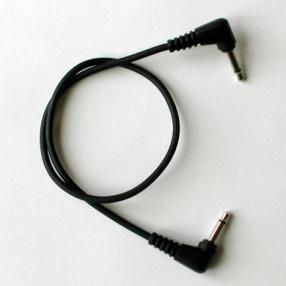 (the cable with a 3.5 mm jack at each end).
